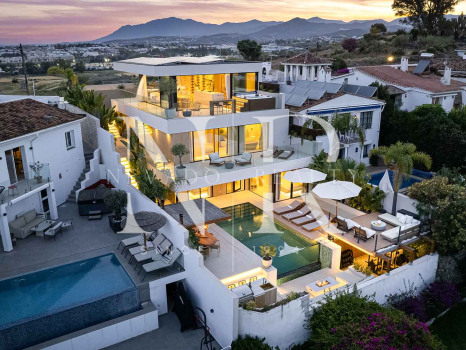Villa con vistas panorámicas en Nueva Andalucía, Marbella, en venta