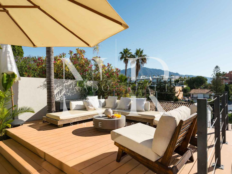 Villa con vistas panorámicas en Nueva Andalucía, Marbella, en venta