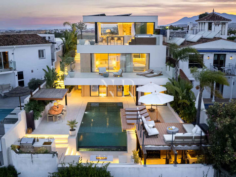 Villa con vistas panorámicas en Nueva Andalucía, Marbella, en venta