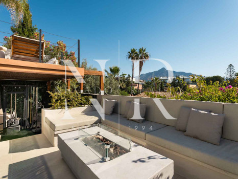 Villa con vistas panorámicas en Nueva Andalucía, Marbella, en venta