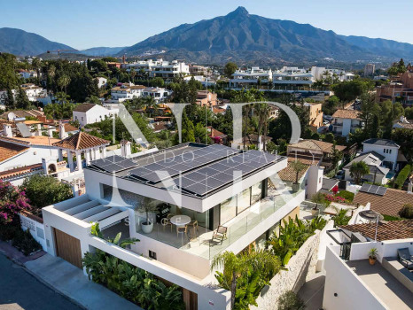 Villa con vistas panorámicas en Nueva Andalucía, Marbella, en venta