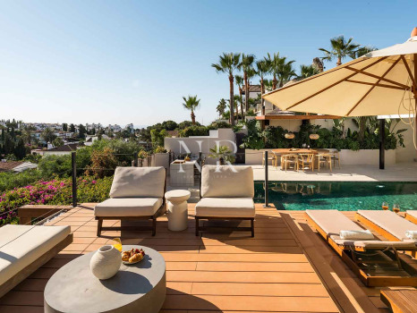 Villa con vistas panorámicas en Nueva Andalucía, Marbella, en venta