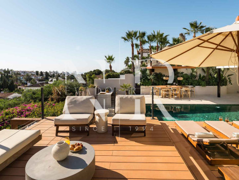 Villa con vistas panorámicas en Nueva Andalucía, Marbella, en venta