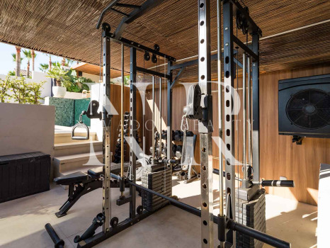 Villa con vistas panorámicas en Nueva Andalucía, Marbella, en venta