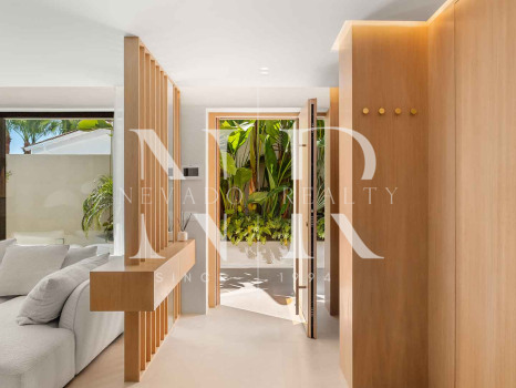 Villa con vistas panorámicas en Nueva Andalucía, Marbella, en venta