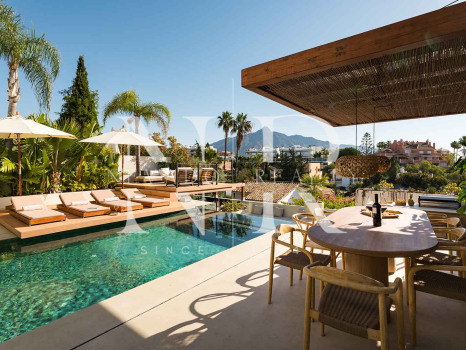 Villa con vistas panorámicas en Nueva Andalucía, Marbella, en venta