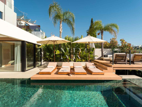 Villa con vistas panorámicas en Nueva Andalucía, Marbella, en venta