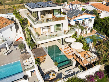 Villa con vistas panorámicas en Nueva Andalucía, Marbella, en venta