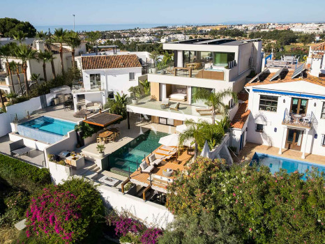 Villa con vistas panorámicas en Nueva Andalucía, Marbella, en venta