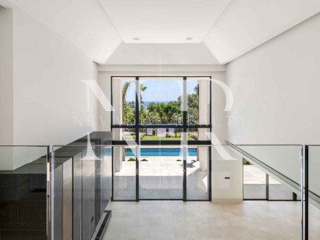 Sea-view villa in Rocío de Nagüeles for sale