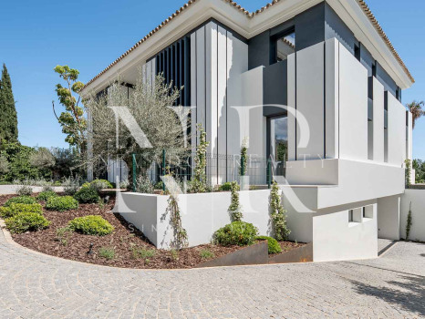Sea-view villa in Rocío de Nagüeles for sale