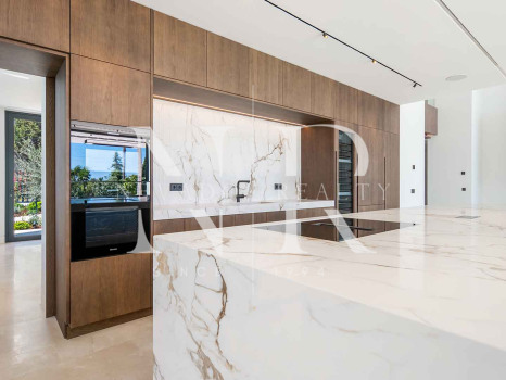 Sea-view villa in Rocío de Nagüeles for sale