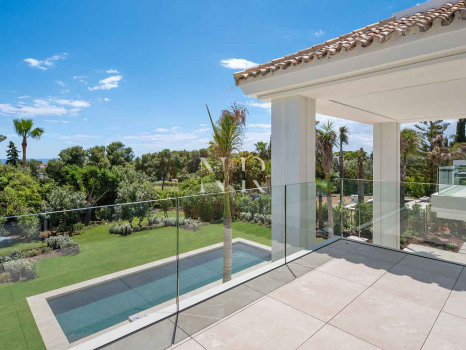 Sea-view villa in Rocío de Nagüeles for sale