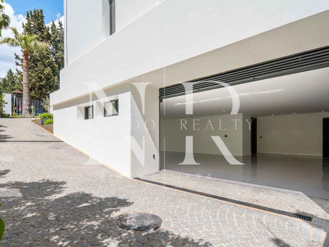 Sea-view villa in Rocío de Nagüeles for sale