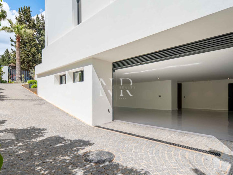 Sea-view villa in Rocío de Nagüeles for sale