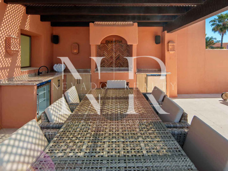 Ático en primera línea de playa en la Morera Playa, Marbella en venta