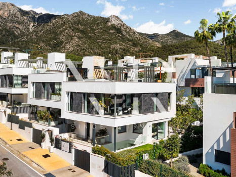 Sea View Villa for Sale in Sierra Blanca, Marbella