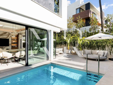 Sea View Villa for Sale in Sierra Blanca, Marbella