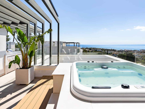 Villa avec vue sur la mer à vendre à Sierra Blanca, Marbella