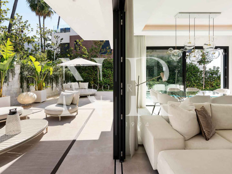 Sea View Villa for Sale in Sierra Blanca, Marbella