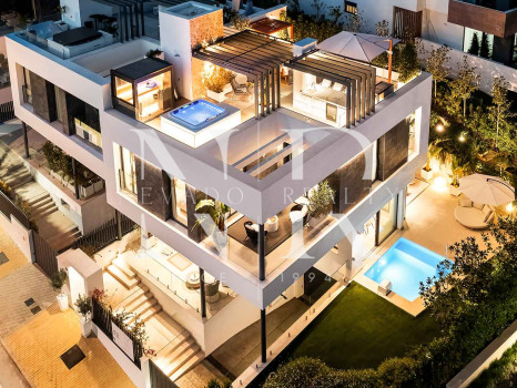 Sea View Villa for Sale in Sierra Blanca, Marbella
