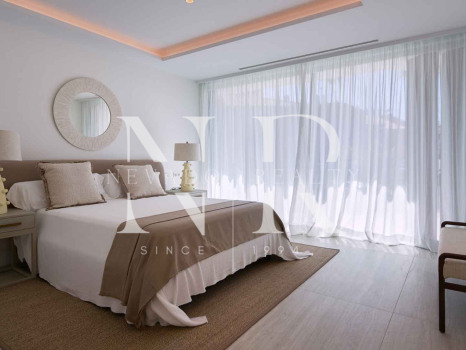 Apartamento en primera línea de playa en Bahía de Estepona en venta