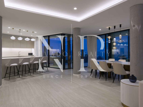 Apartamento en primera línea de playa en Bahía de Estepona en venta