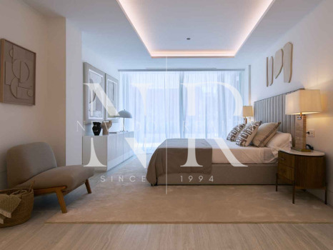 Apartamento en primera línea de playa en Bahía de Estepona en venta