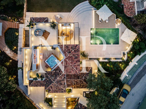 Villa for sale in Los Naranjos Hill Club, Nueva Andalucía