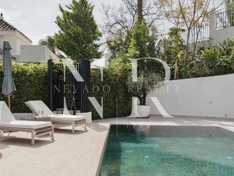 Villa for sale in Los Naranjos Hill Club, Nueva Andalucía