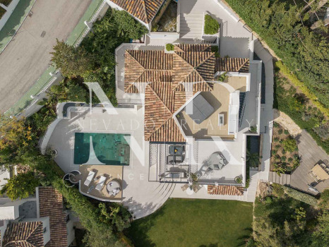 Villa for sale in Los Naranjos Hill Club, Nueva Andalucía