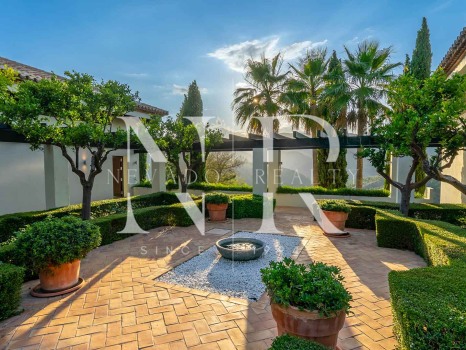 Villa in La Zagaleta with Mediterranean Views for Sale