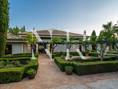 Villa in La Zagaleta with Mediterranean Views for Sale