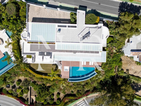 Villa avec vues panoramiques sur la mer et le golf à La Quinta, Benahavís à vendre