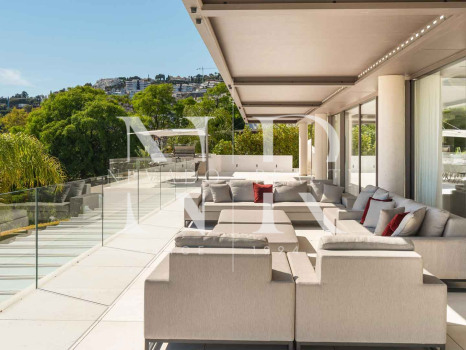 Villa avec vues panoramiques sur la mer et le golf à La Quinta, Benahavís à vendre