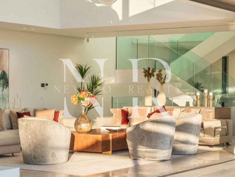 Villa avec vues panoramiques sur la mer et le golf à La Quinta, Benahavís à vendre