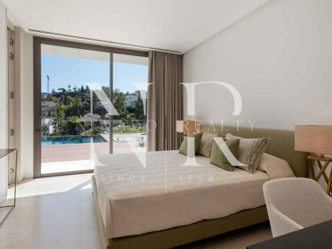 Villa avec vues panoramiques sur la mer et le golf à La Quinta, Benahavís à vendre