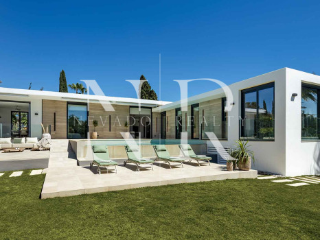 Villa moderna en Nueva Andalucía en venta