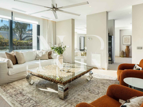 Villa moderna en Nueva Andalucía en venta