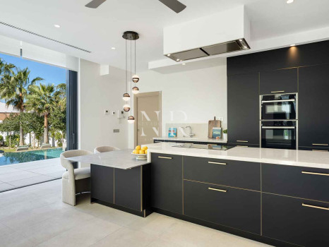 Villa moderne à vendre à Nueva Andalucía, Marbella