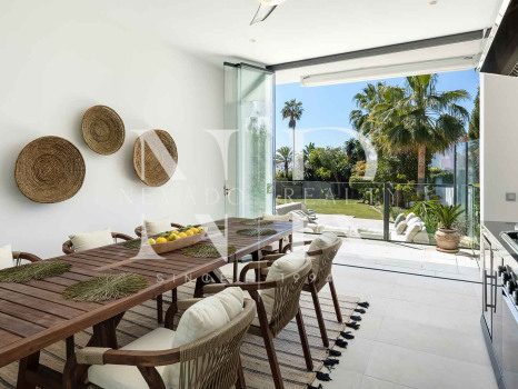 Villa moderna en Nueva Andalucía en venta