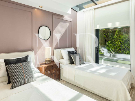 Villa moderna en Nueva Andalucía en venta