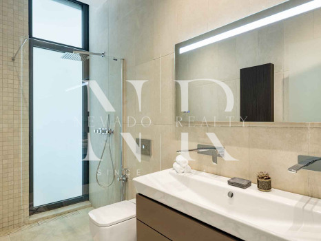 Villa moderna en Nueva Andalucía en venta
