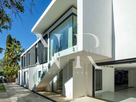 Villa moderna en Nueva Andalucía en venta