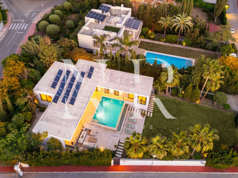 Villa moderna en Nueva Andalucía en venta