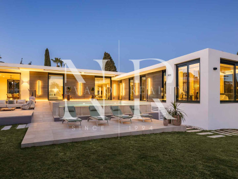Villa moderna en Nueva Andalucía en venta
