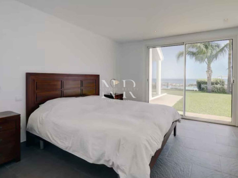 Villa avec vue sur la mer à Manilva à vendre