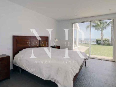 Villa con vista al mar en Manilva en venta