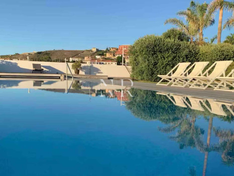Villa avec vue sur la mer à Manilva à vendre