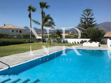 Villa con vista al mar en Manilva en venta